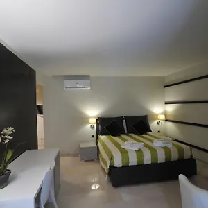 Gatto Bianco House Bed & Breakfast