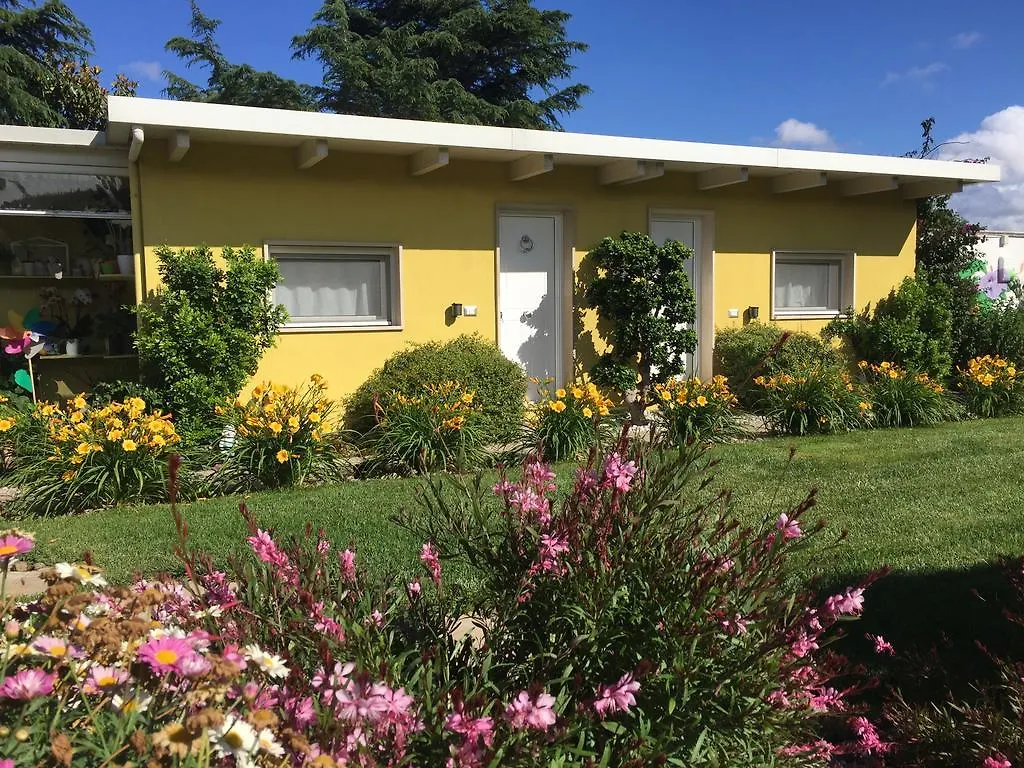 La Casa (Adults Only) Bed and Breakfast Μπάρι